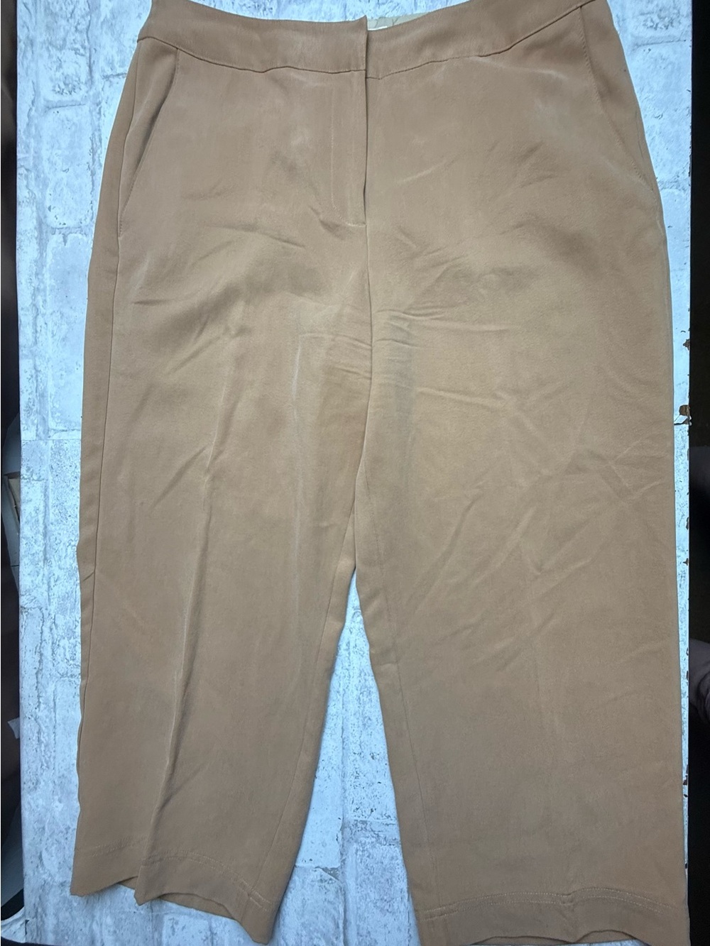 Tommy Bahama Women's Size 8 💯 Silk Capri Pants Beige Tan Camel EUC 😍